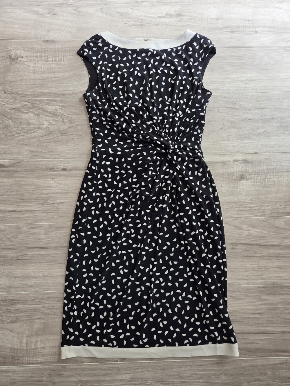 Lauren Ralph Lauren Women's Scoop-Neck Sleeveless Knee Length Dress BnW Dots 10